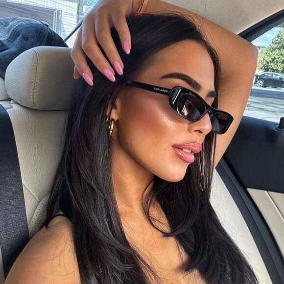Saint Laurent SL557 SHADE 004 Oval Sunglasses - Transparent Nude\\Grey main image 6